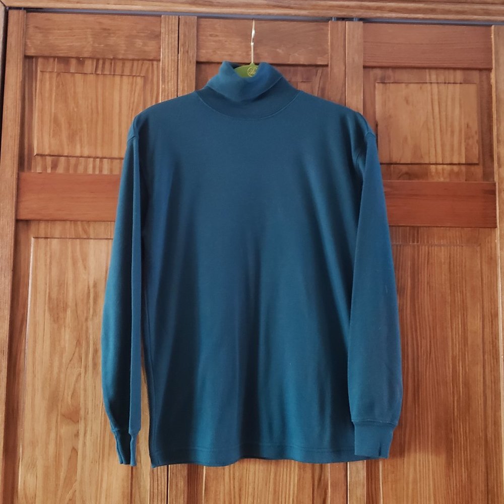 METROPOLITAN green t-neck sz S woman's